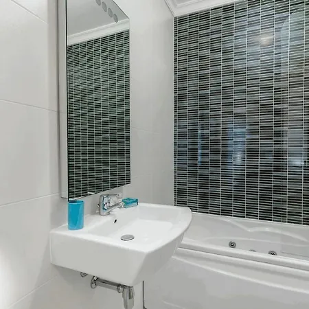 With Pools And Parking #1934 Apartment