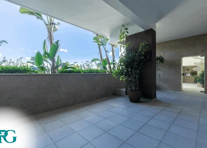 With Pools And Parking #1934 아파트 라고스