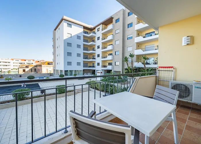 With Pools And Parking #1934 Apartment