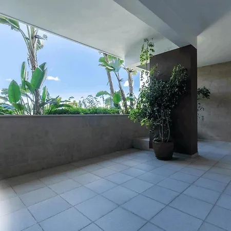 With Pools And Parking #1934 アパート ラゴス